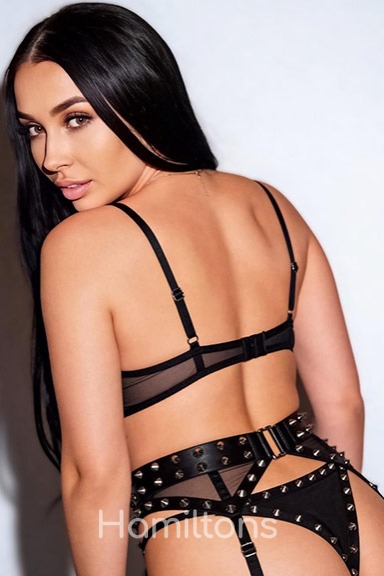 cheap london escort carina is a sexy girl